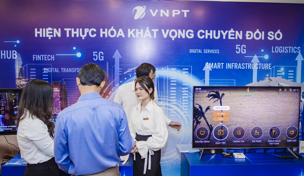 Gian hàng giới thiệu sản phẩm, giải pháp phục vụ ngành Du lịch của VNPT tại Hội nghị