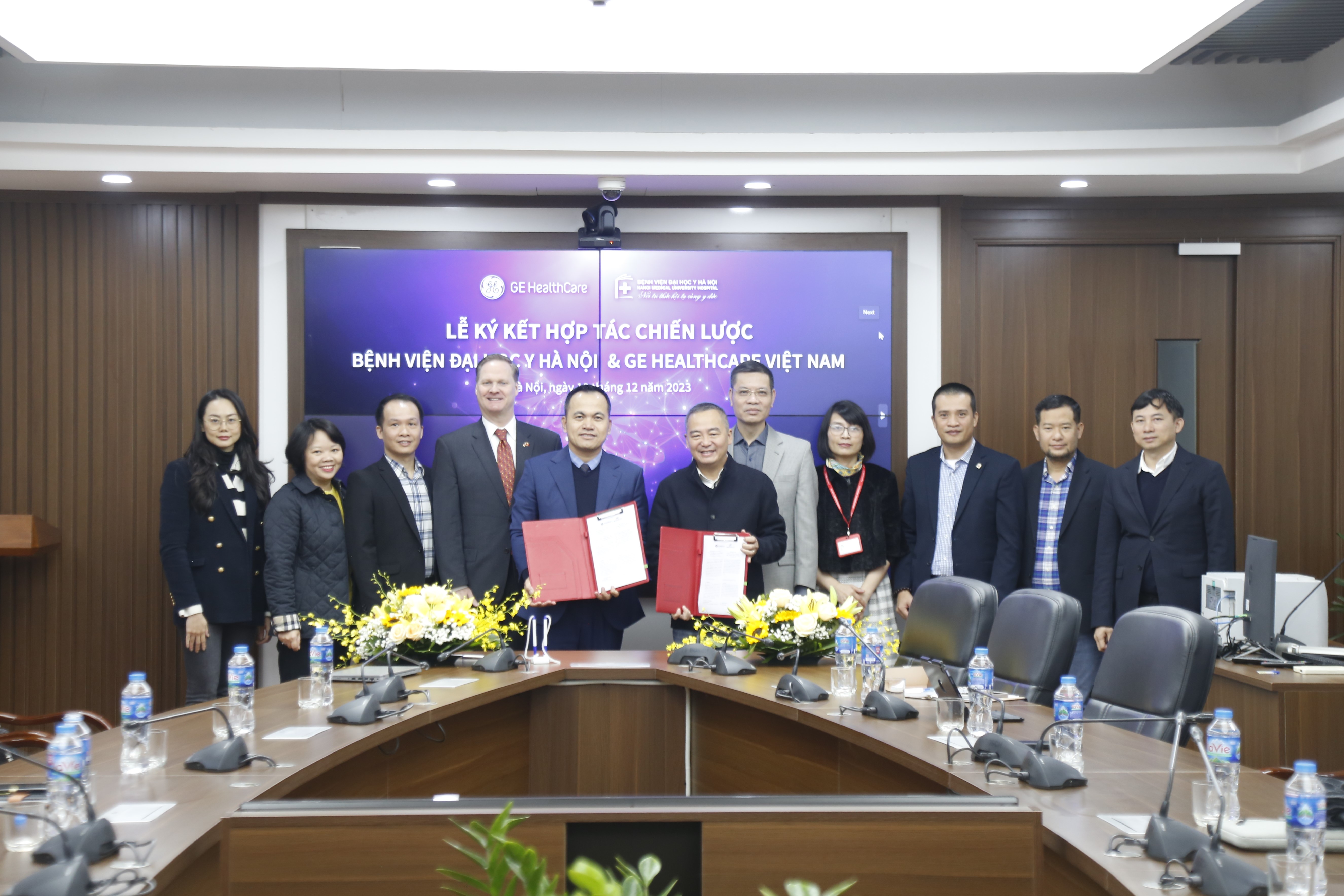 Lễ ký kết hợp tác chiến lược giữa Bệnh viện Đại học Y Hà Nội và GE HealthCare Việt Nam