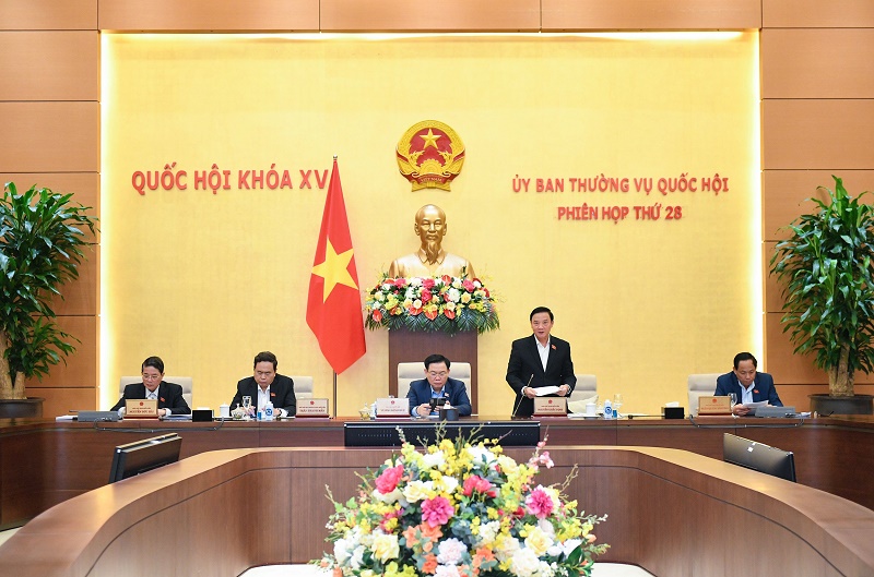 Phó Chủ tịch Quốc hội Nguyễn Khắc Định điều hành nội dung phiên họp 