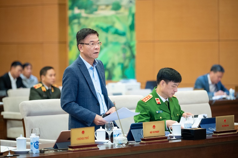 Bộ trưởng Nguyễn Thành Long trình bày Tờ trình