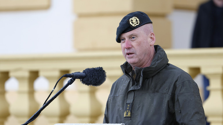 Tư lệnh Lực lượng Lục quân quốc gia Hà Lan - Trung tướng Martin Wijnen