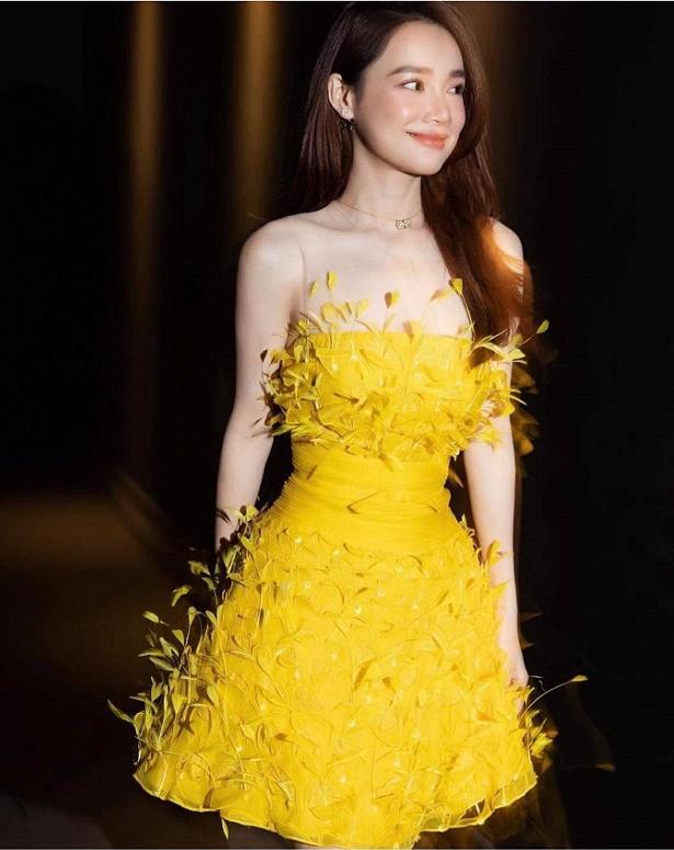 Váy Maxi Đi Biển Màu Vàng Đẹp - vaydammaxidep.com