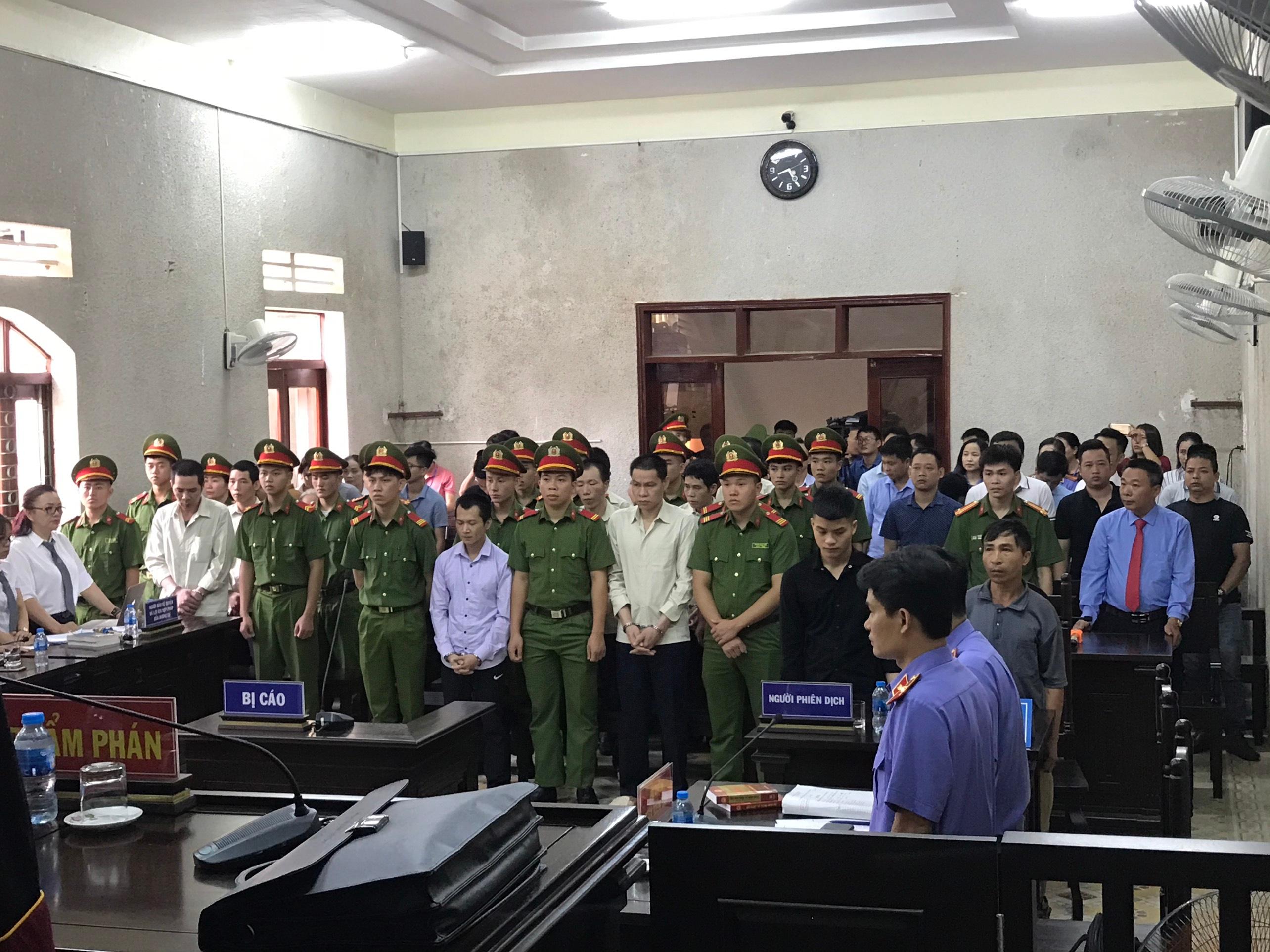 Các bị cáo tại phiên xét xử