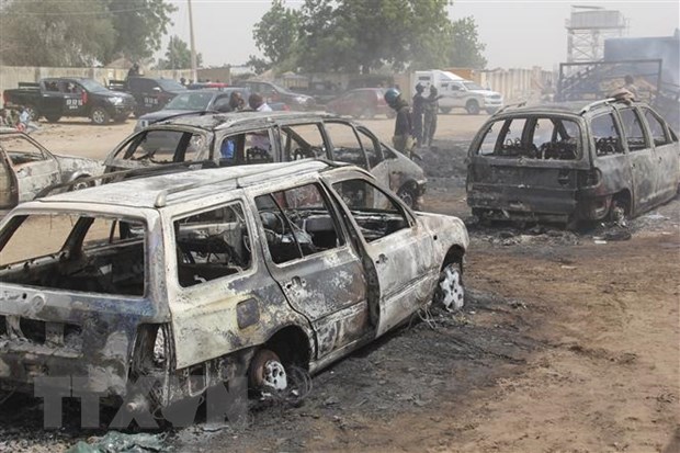 Hiện trường một vụ tấn công ở Nigeria. (Ảnh: AFP/TTXVN)