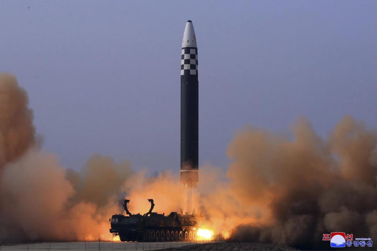 Hình ảnh về vụ phóng thử tên lửa đạn đạo xuyên lục địa (ICBM) Hwasong-17 ngày 24/3. Ảnh: KCNA