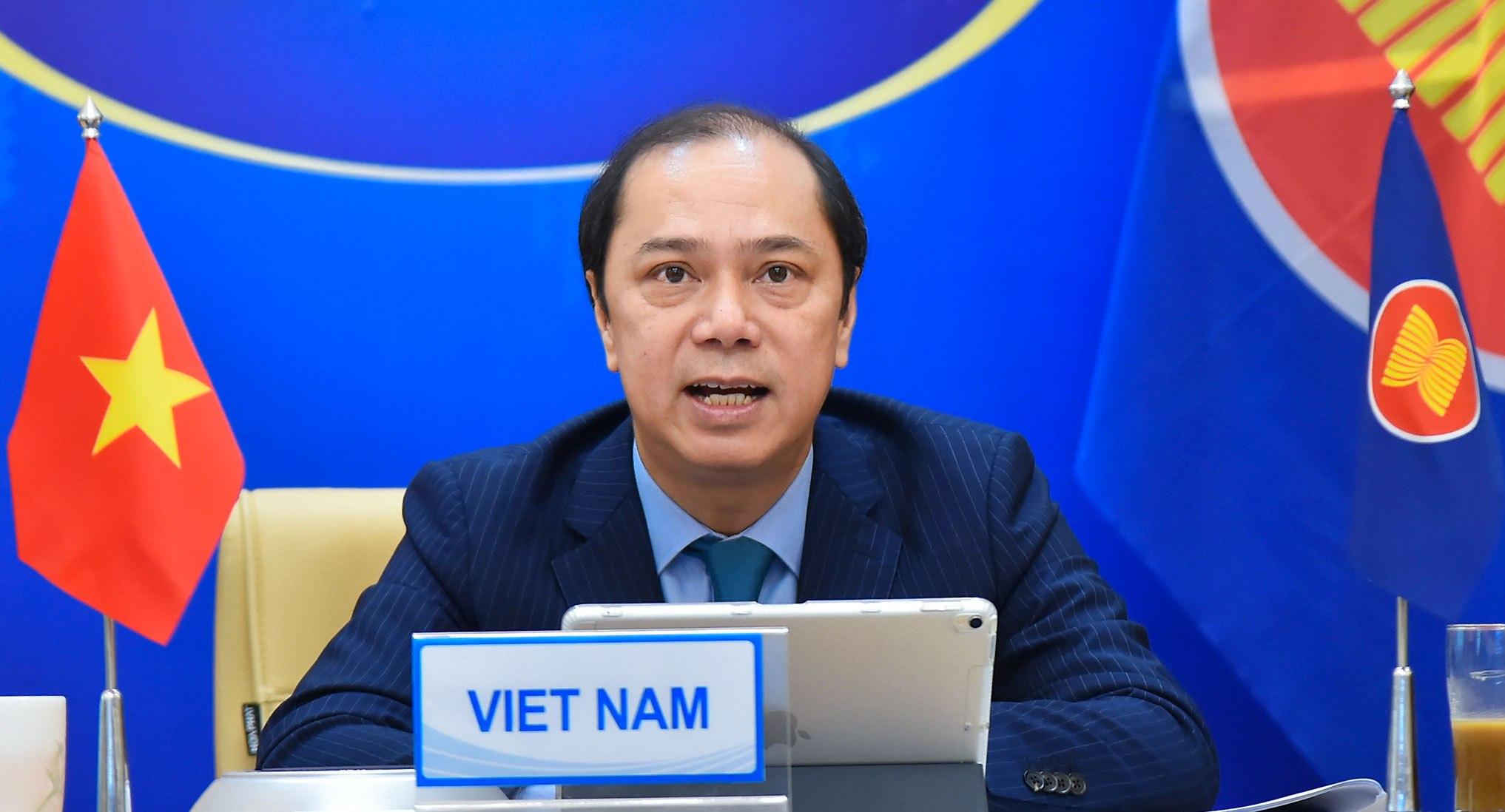 Thứ trưởng Bộ Ngoại giao Nguyễn Quốc Dũng