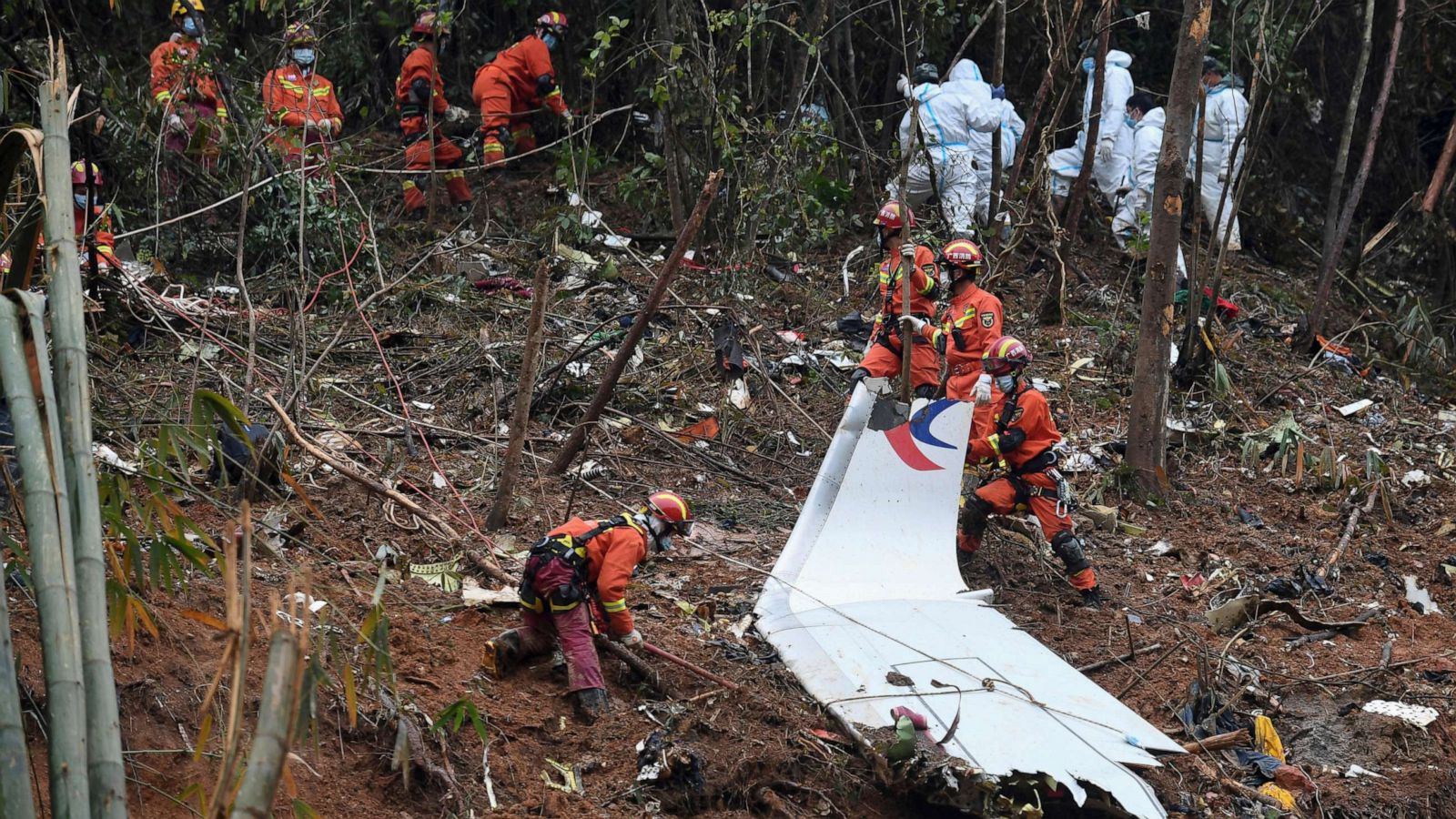 Vụ tai nạn máy bay khiến 132 người chết ở Trung Quốc là do hành động cố tình?