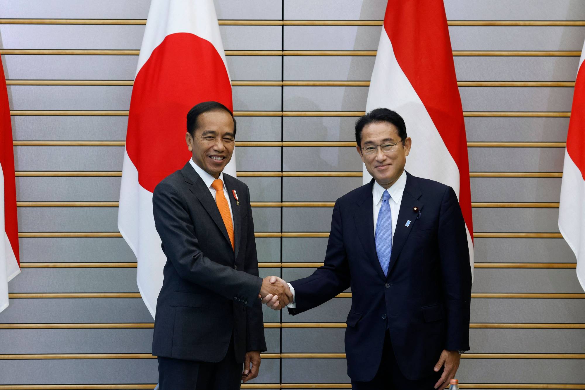 Thủ tướng Nhật Bản Fumio Kishida và Tổng thống Indonesia Joko Widodo