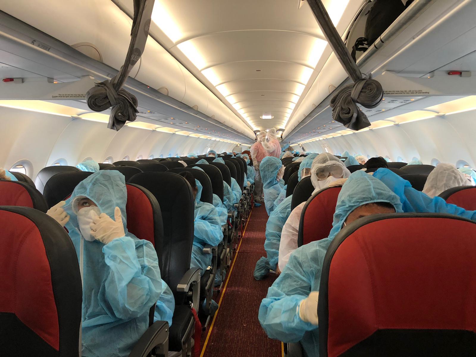 230 công dân Việt được đưa về nước an toàn