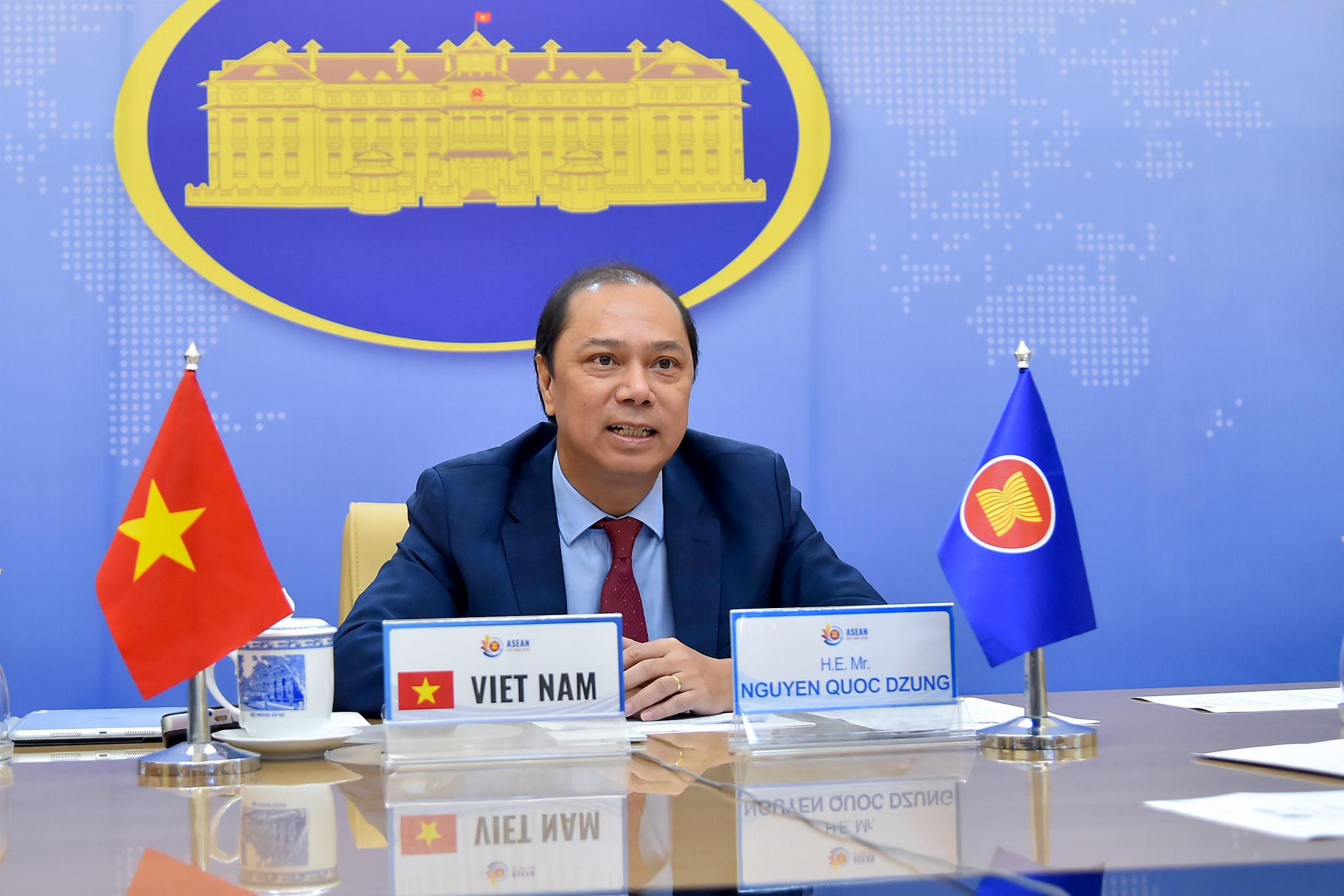 Thứ trưởng Nguyễn Quốc Dũng