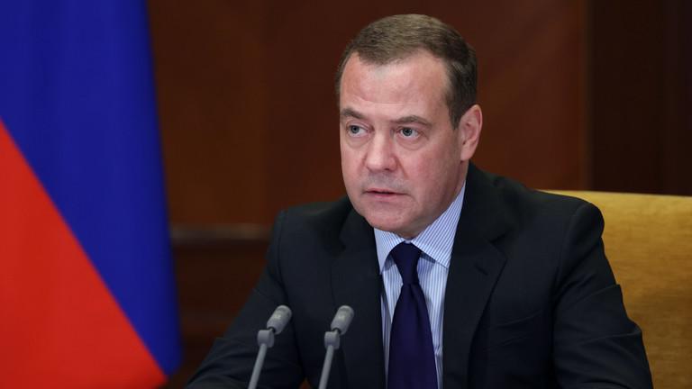 Người đứng đầu Hội đồng An ninh Nga Dmitry Medvedev