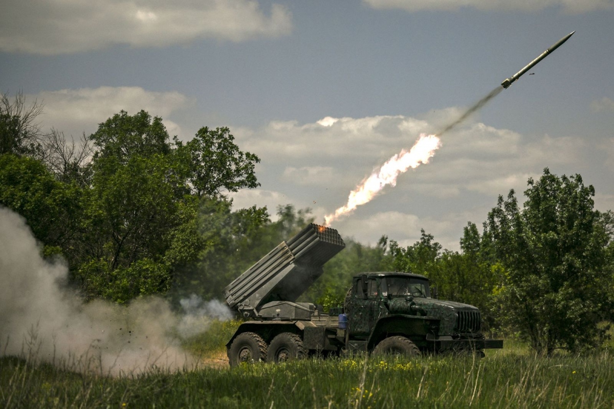Hệ thống tên lửa phóng loạt của quân đội Ukraine ở khu vực Donbass. Ảnh: AFP