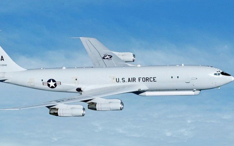 Máy bay do thám E-8C