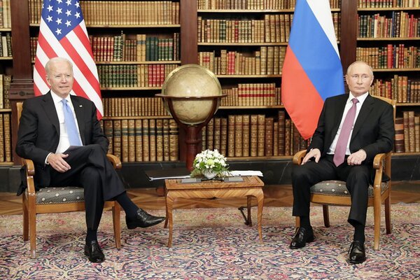 Tổng thống Putin và người đồng cấp Biden