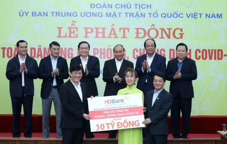 Nhiều doanh nghiệp đã ủng hộ tiền cho công tác phòng,chống dịch Covid-19