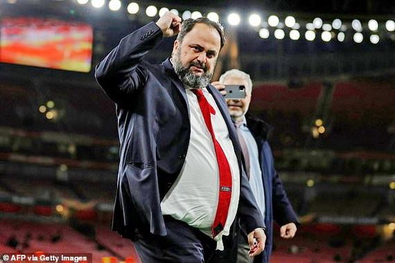 Evangelos Marinakis – ông chủ của CLB Olympiacos dương tính với virus Corona!