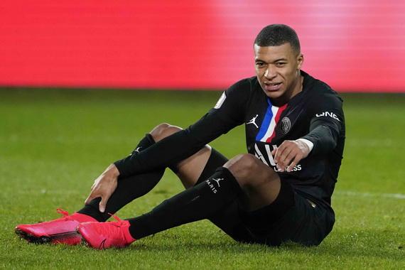 Mbappe đang bị nghi nhiễm Covid-19!