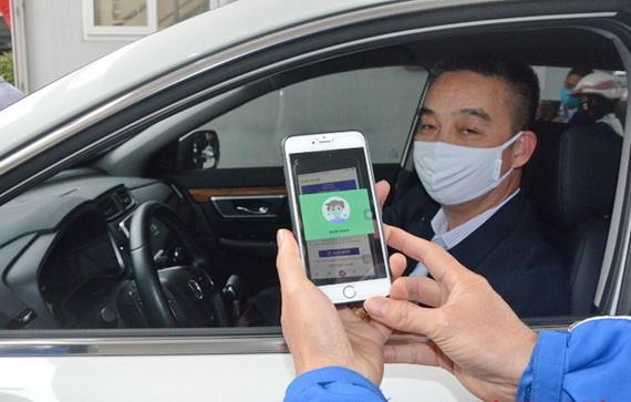 VNPT Thanh Hóa sử dụng mã QR code của app NCOV kiểm tra sức khỏe cán bộ, nhân viên ra vào cơ quan.