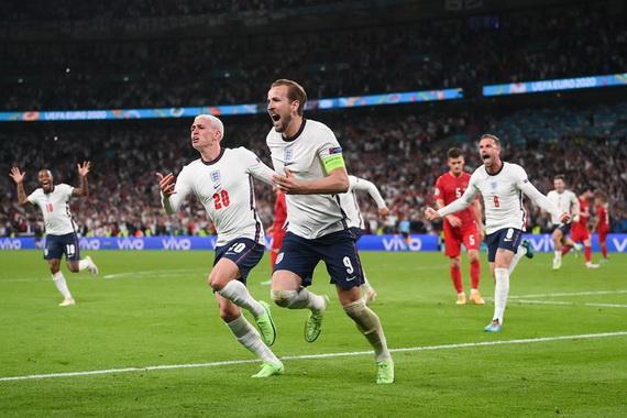 Niềm vui chiến thắng của cầu thủ Anh