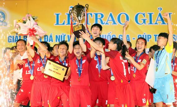 TP.HCM 1 vô địch với thành tích bất bại. Ảnh: VFF