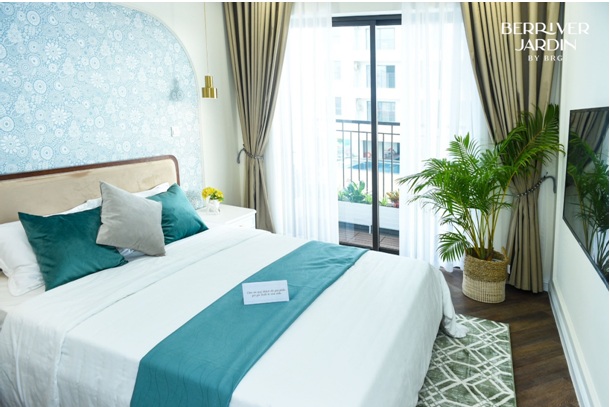 Phòng ngủ theo phong cách Indochine ấm áp, ngập tràn ánh sáng tự nhiên