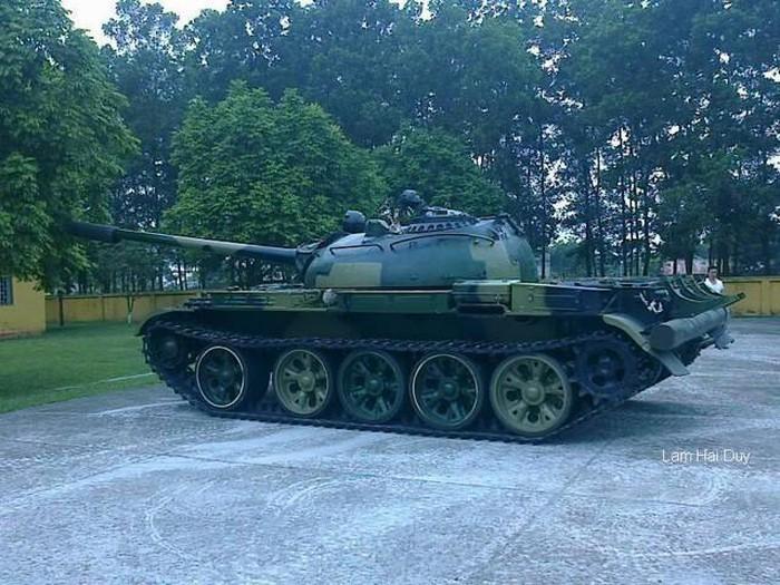 Với quân số lên tới gần 1000 chiếc, những xe tăng T-54/55 này hiện cũng đang là loại xe tăng có quân số đông nhất trong biên chế của Quân đội Việt Nam hiện nay. Nguồn ảnh: TL.
