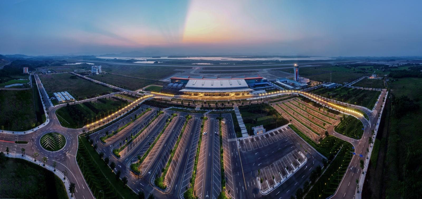 Sân bay Vân Đồn chứng tỏ tầm vóc và vai trò quan trọng trong việc thực hiện các nhiệm vụ chính trị - xã hội.