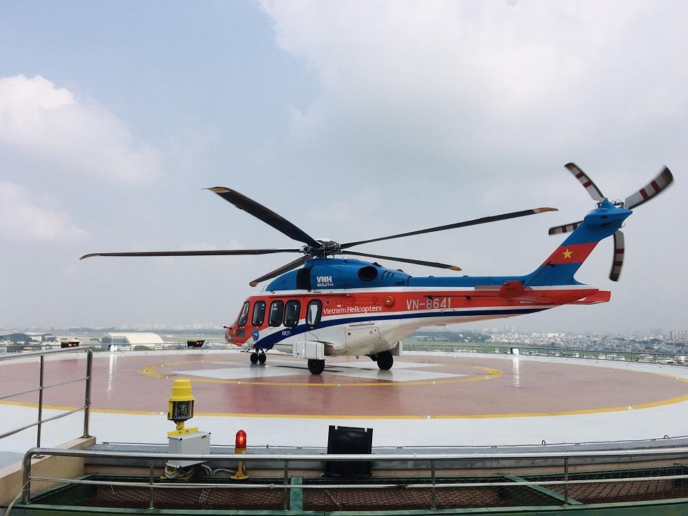 Máy bay trực thăng được sử dụng phục vụ tour ngắm TP.HCM từ trên cao 