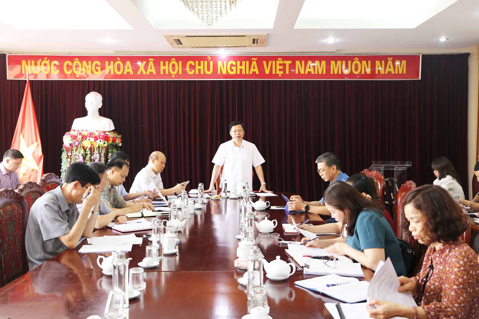 Phó Chủ tịch UBND tỉnh Phạm Duy Hưng phát biểu tại cuộc họp