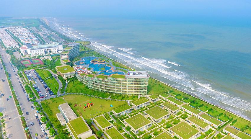 Từ những vùng đất hoang sơ, nhờ sự chung tay của các doanh nghiệp du lịch, nhiều nơi đã “thay da đổi thịt”, góp phần thúc đẩy kinh tế, du lịch địa phương.