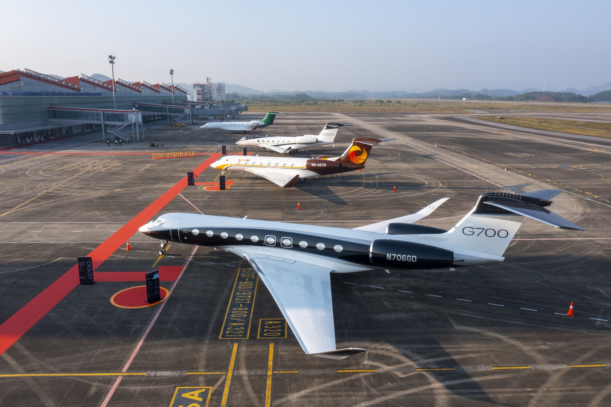 Chuyên cơ Gulfstream G700 tại triển lãm hàng không hạng sang đầu tiên tại Việt Nam 