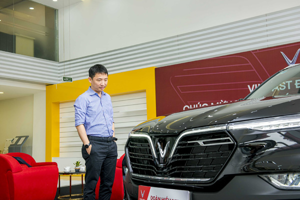 ‘Ông trùm’ Rolls-Royce VN tiết lộ lý do mua xe VinFast