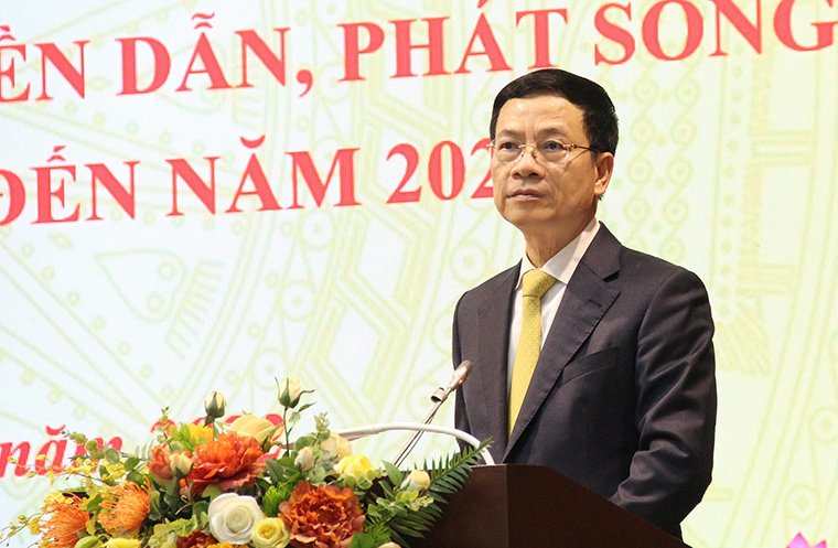 Bộ trưởng Bộ TT&TT Nguyễn Mạnh Hùng phát biểu tại hội nghị. Ảnh: mic.gov.vn