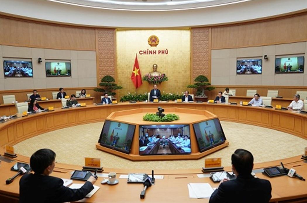 Chiều 13/3, dưới sự chủ trì của Thủ tướng Chính phủ Nguyễn Xuân Phúc, Văn phòng Chính phủ cùng các Bộ, ngành, địa phương tổ chức hội nghị trực tuyến sơ kết 3 tháng vận hành Cổng Dịch vụ công Quốc gia, công bố tích hợp thêm 11 dịch vụ công trực tuyến trên Cổng Dịch vụ công Quốc gia (DVCQG) và ra mắt Hệ thống thông tin báo cáo Chính phủ.