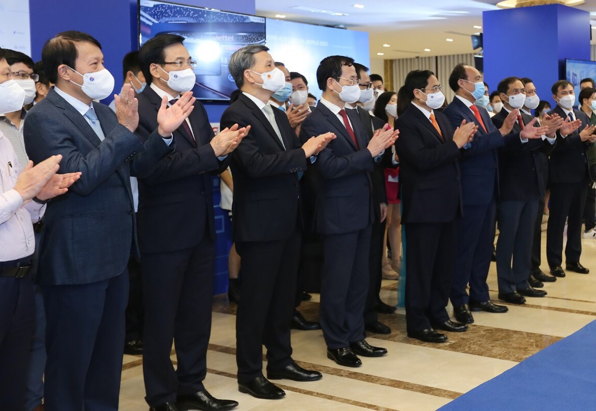 Các đại biểu thực hiện nghi lễ khai mạc và tham quan Triển lãm Thế giới số trực tuyến 2021 (ITU Virtual Digital World 2021).