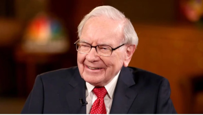 Mặc dù tiền điện tử đã được công chúng chấp nhận nhưng tỷ phú Buffett vẫn không mua bitcoin (Ảnh: CNBC).