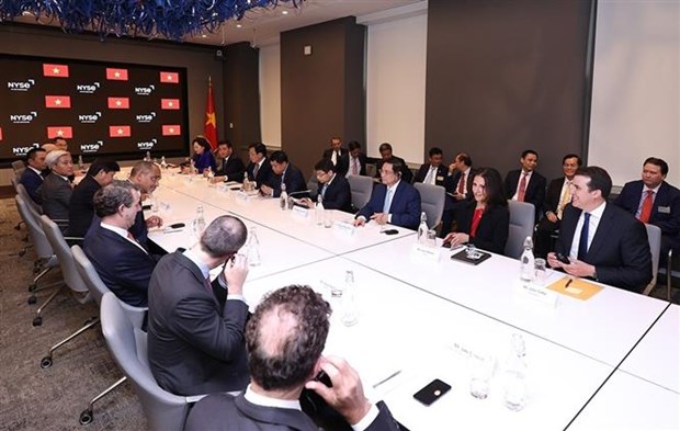 Thủ tướng Phạm Minh Chính dự Tọa đàm bàn tròn với CEO một số tập đoàn/quỹ đầu tư niêm yết trên NYSE. (Ảnh: Dương Giang/TTXVN)