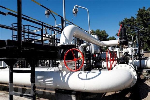 Hệ thống đường ống dẫn khí từ tại Szazhalombatta (Hungary). (Ảnh: Reuters/TTXVN)