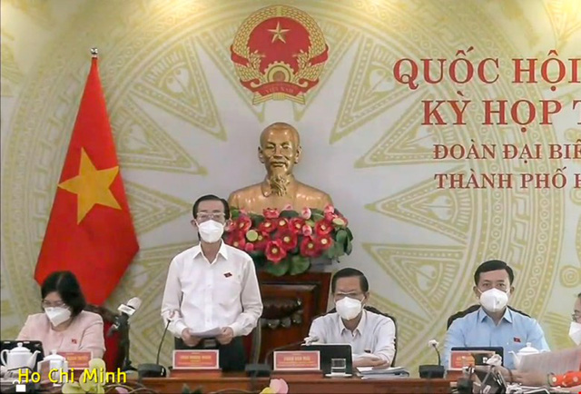 Đại biểu Trần Hoàng Ngân (đoàn TP Hồ Chí Minh) đề xuất sớm can thiệp để bình ổn giá xăng