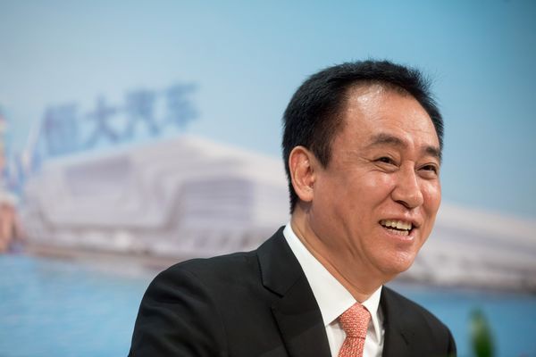 Từ đầu năm đến nay, tài sản của tỷ phú Hứa Gia Ấn - nhà sáng lập China Evergrande - bay hơi 17,2 tỷ USD. Ảnh: Reuters.