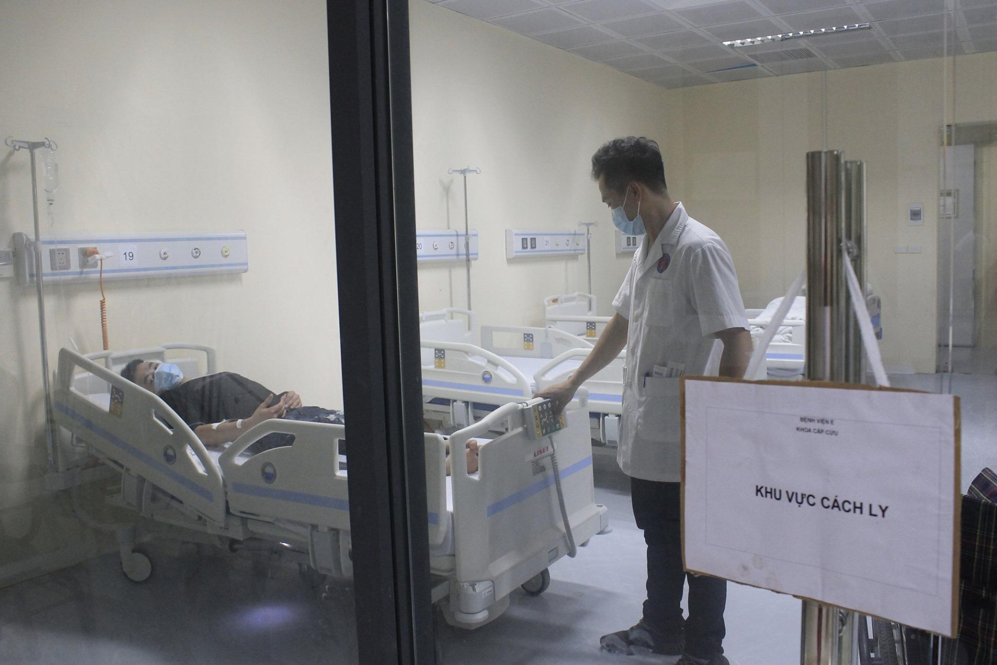 Hà Nội: Cách ly nam bệnh nhân từ Đài Loan về trong tình trạng sốt cao, khó thở