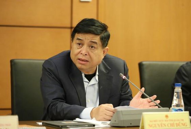 Bộ trưởng Bộ KH-ĐT Nguyễn Chí Dũng phát biểu thảo luận tổ

