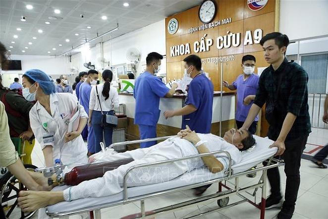 Hơn 200 bác sĩ xin nghỉ việc tại Bệnh viện Bạch Mai: Tiếng nói người trong cuộc