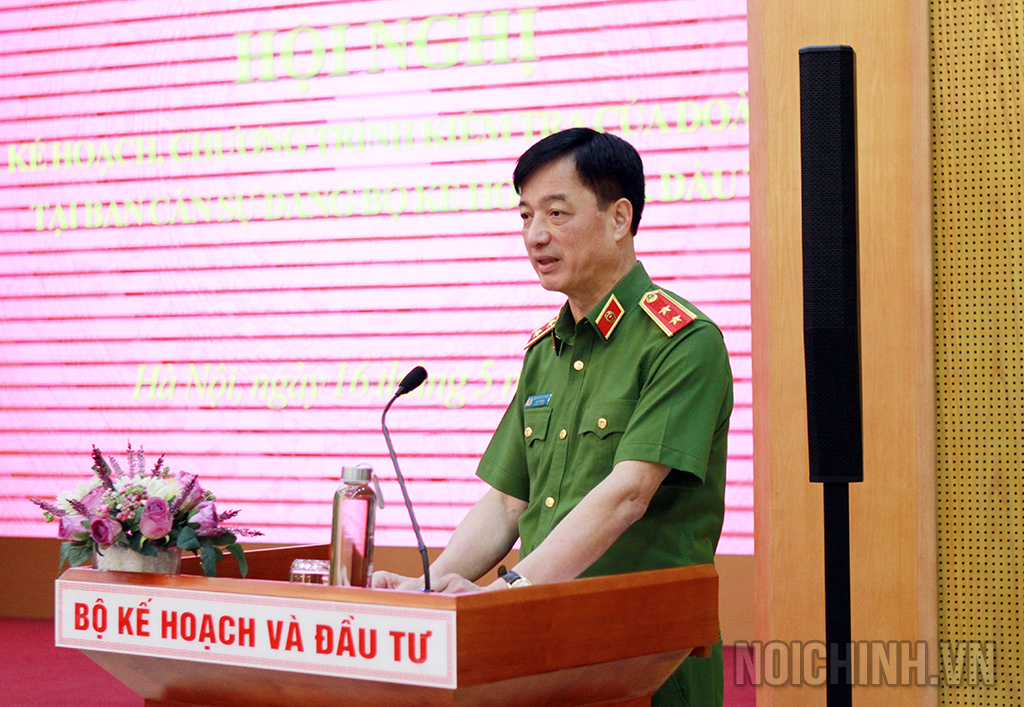 Trung tướng Nguyễn Duy Ngọc, Ủy viên Trung ương Đảng, Thứ trưởng Bộ Công an, Phó trưởng Đoàn công tác công bố Quyết định và Kế hoạch kiểm tra tại Bộ Kế hoạch và Đầu tư