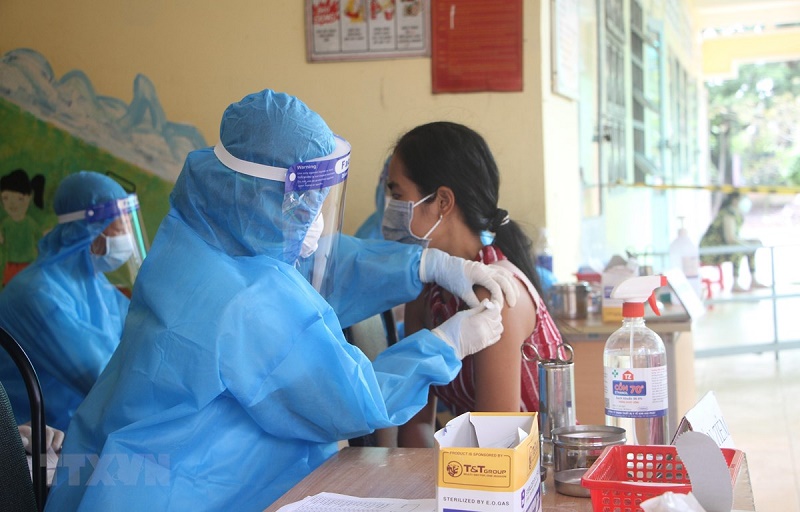 tiêm vaccine 