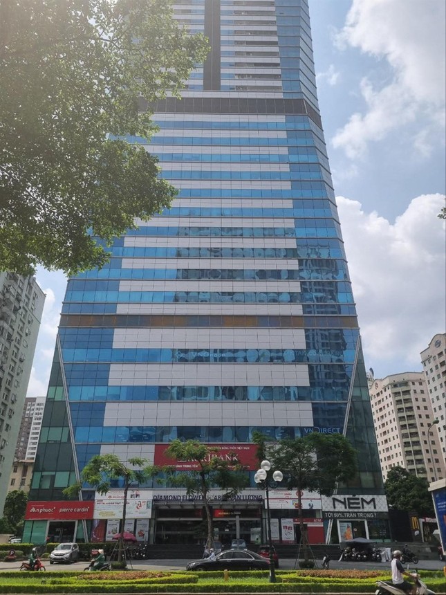 Toà nhà Diamond Flower của Handico 6 tại ngã tư Lê Văn Lương - Hoàng Đạo Thúy được điều chỉnh từ 6 tầng thành 39 tầng. Ảnh: Ngọc Mai