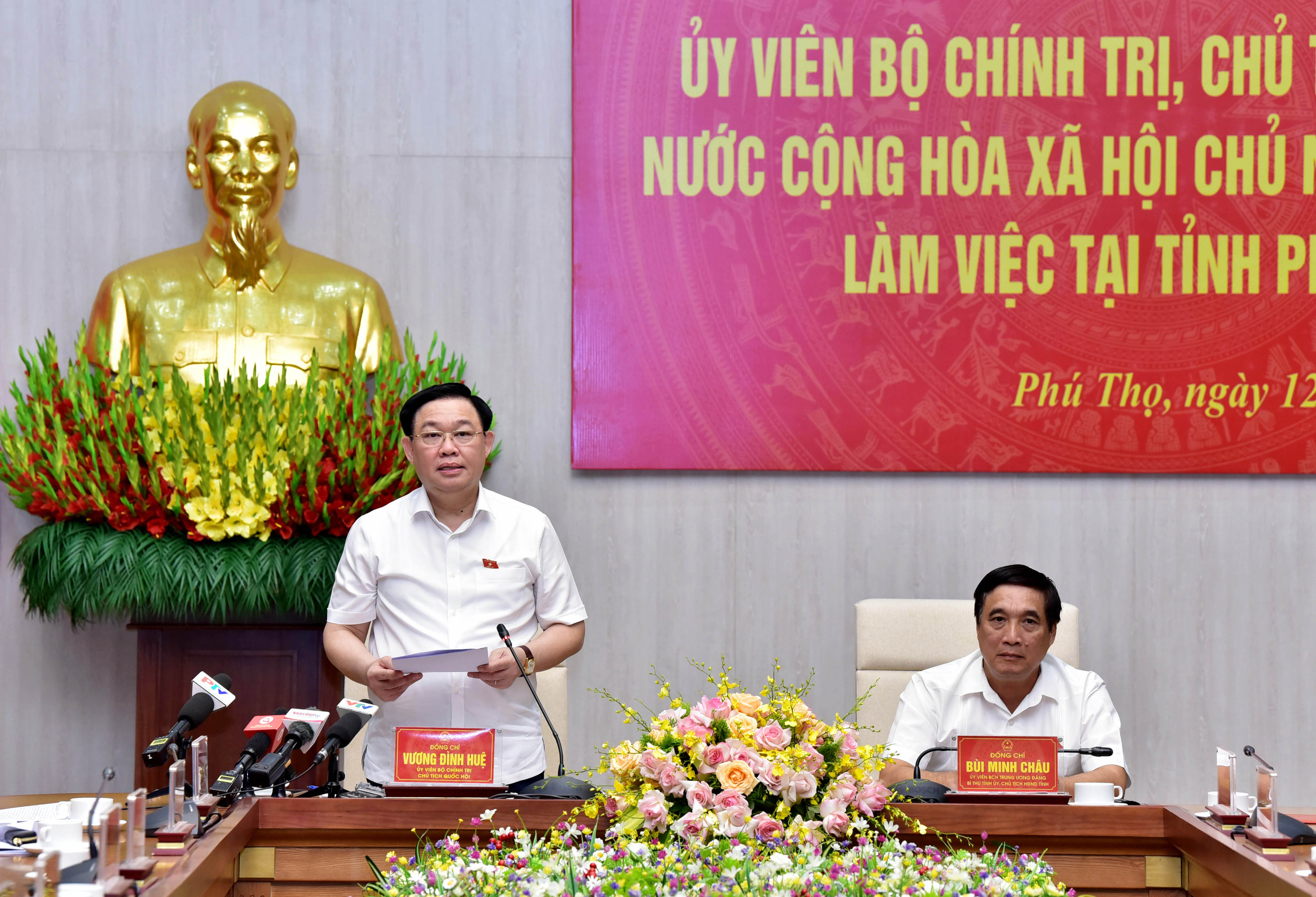 Chủ tịch Quốc hội Vương Đình Huệ làm việc với tỉnh Phú Thọ