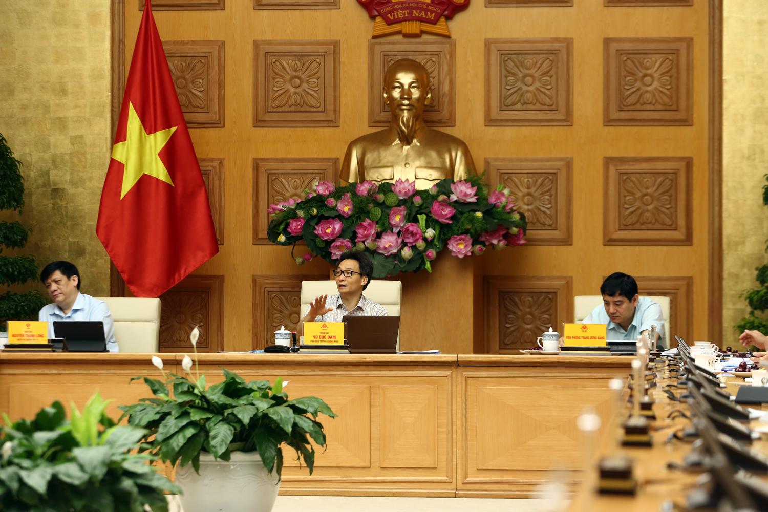 Phó Thủ tướng Vũ Đức Đam chỉ đạo tại phiên họp
