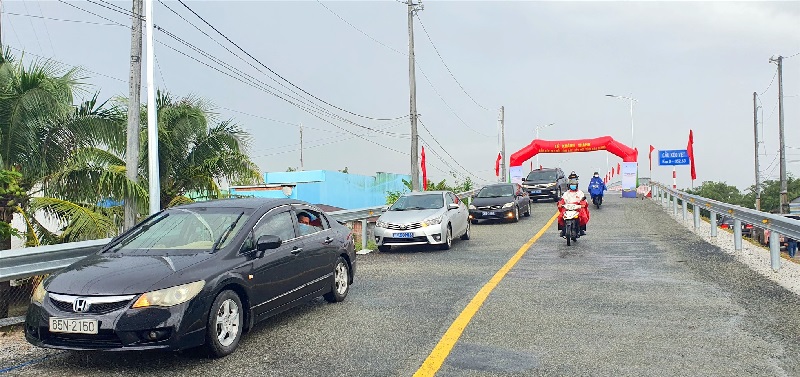 Sau nhiều năm khởi công, ngày 23.8 cầu Xẻo Vẹt chính thức khánh thành nối liền hai tỉnh Bạc Liêu và Hậu Giang bằng đường bộ.