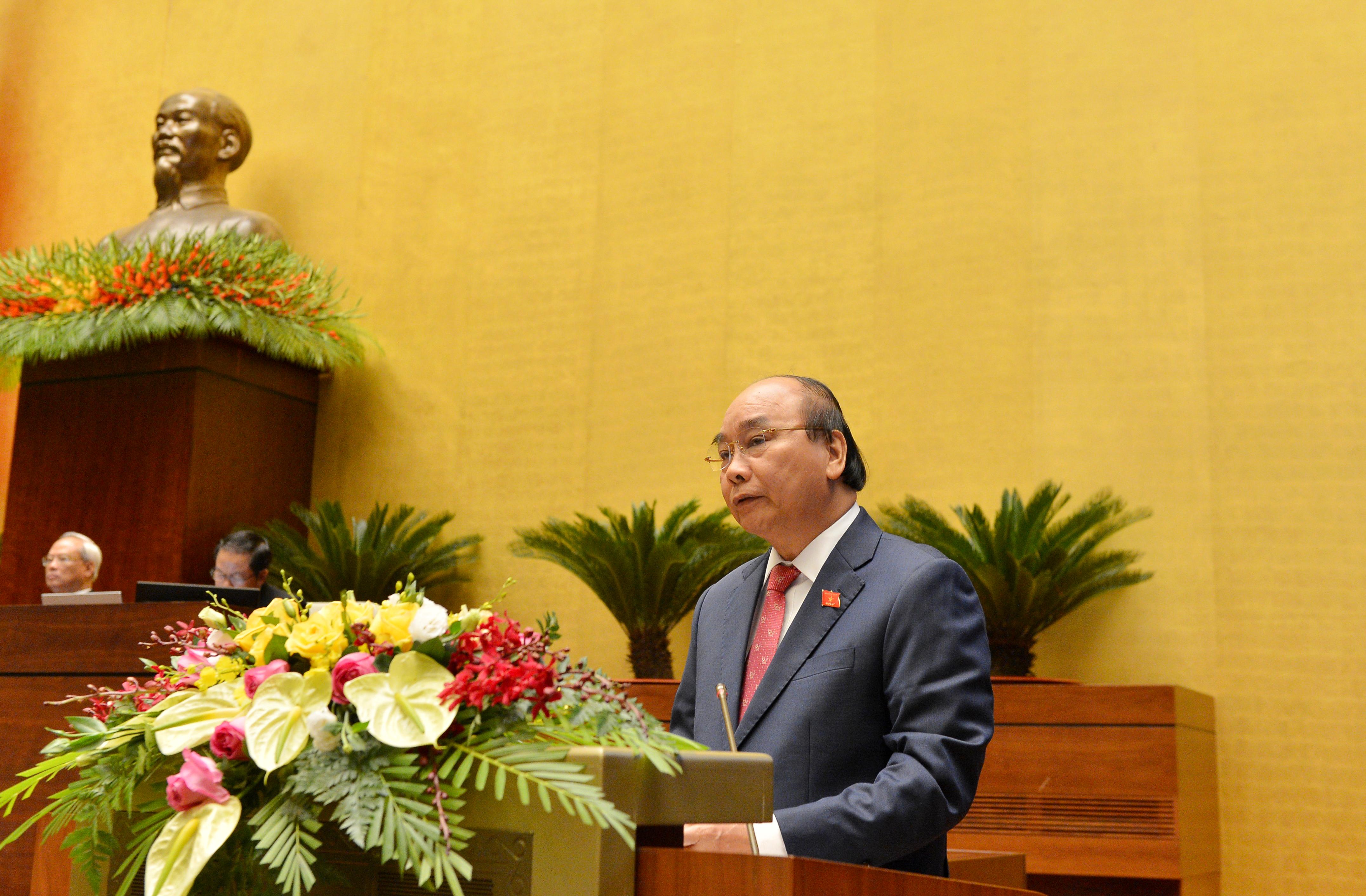 Thủ tướng Nguyễn Xuân Phúc báo cáo trước Quốc hội tại phiên họp ngày 20/10